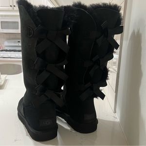 UGG Women’s Tall Bow Boots Black Sz. 8